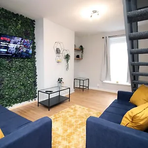 Styling! - Tv In Every Bedroom! Apartment